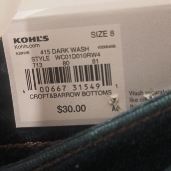 Croft & Barrow size 8 midrise Jean shorts - Picture 6 of 6